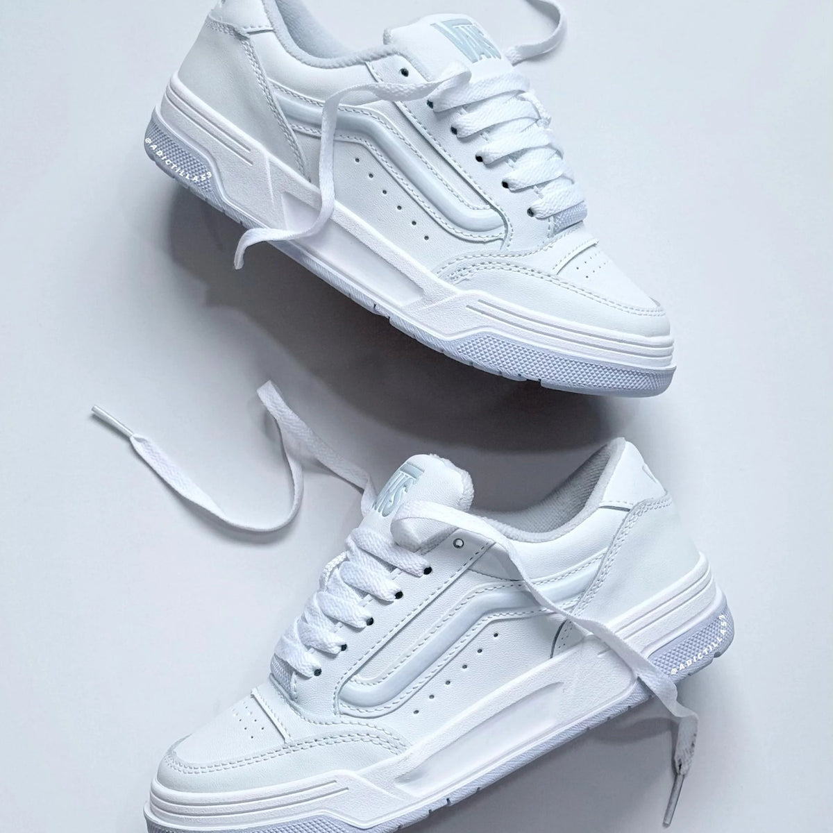 Vans Hylane (triple blanco)