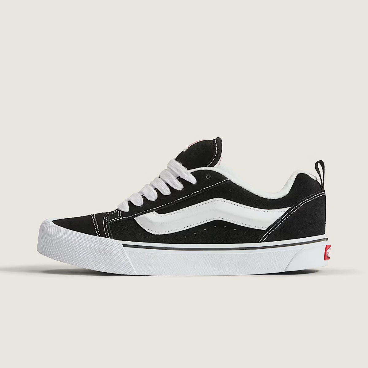 Vans KNU Skool (negros/blancos)